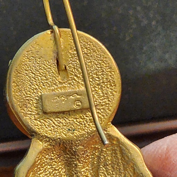 Vintage Art Deco Retro Pierced Earrings Gold tone with Dark Red Simulated Stone - Picture 4 of 4